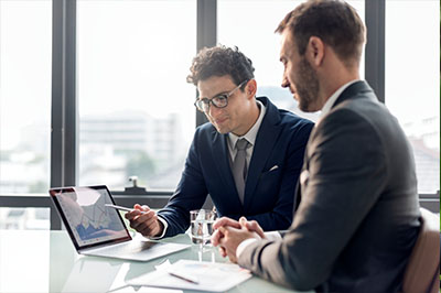 Berufsunfähigkeitsversicherung Versicherung Meeting Beruf Business Versicherungsmakler